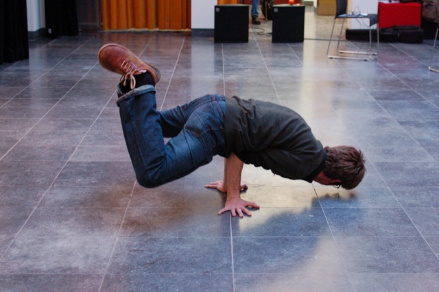 D&euro;N HAAG A&pound;&pound;$TAR$
